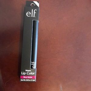 Matte lip color / lipstick